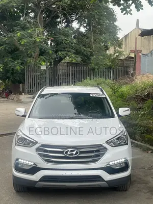 Hyundai Santa Fe 2017 White