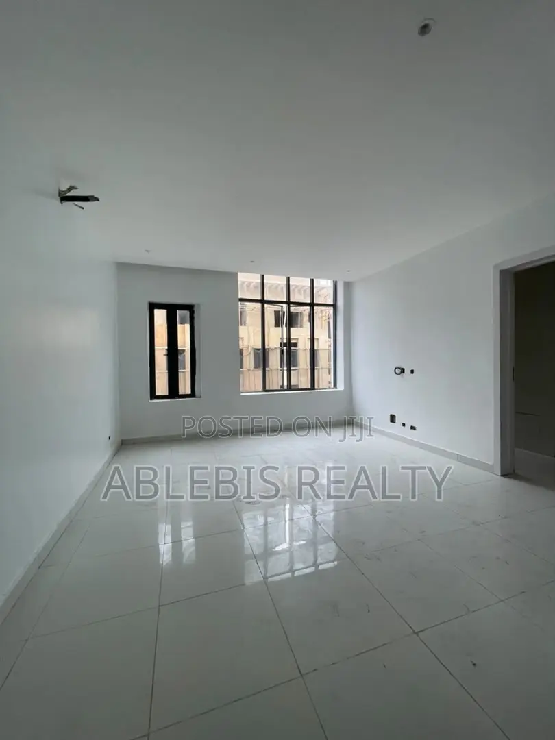 4bdrm Townhouse/Terrace in Freedom Way, Lekki Phase 1 for sale
