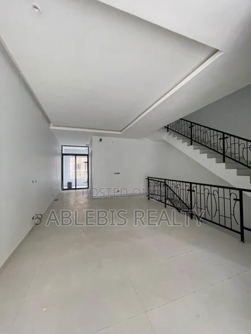 4bdrm Townhouse/Terrace in Freedom Way, Lekki Phase 1 for sale