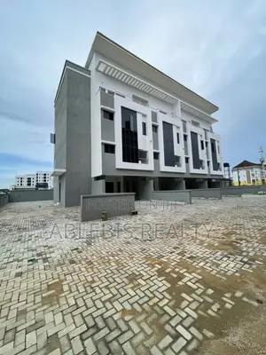4bdrm Townhouse/Terrace in Freedom Way, Lekki Phase 1 for sale