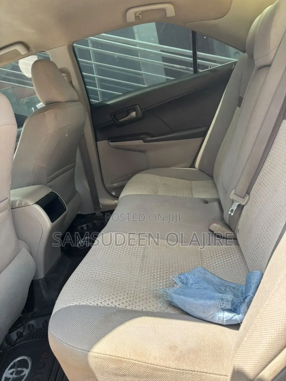 Toyota Camry LE 4dr Sedan (2.5L 4cyl 6A) 2013 Silver