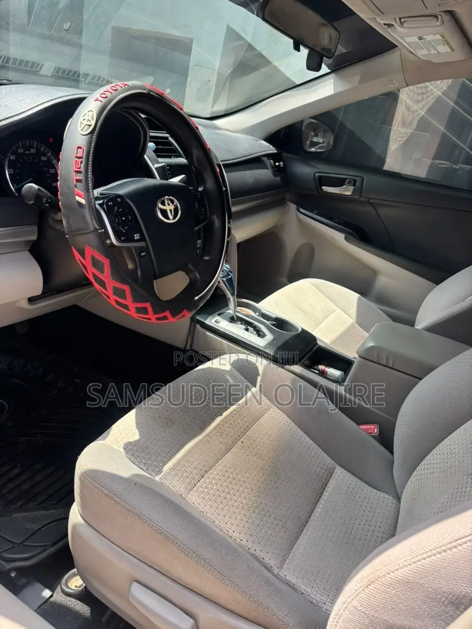 Toyota Camry LE 4dr Sedan (2.5L 4cyl 6A) 2013 Silver