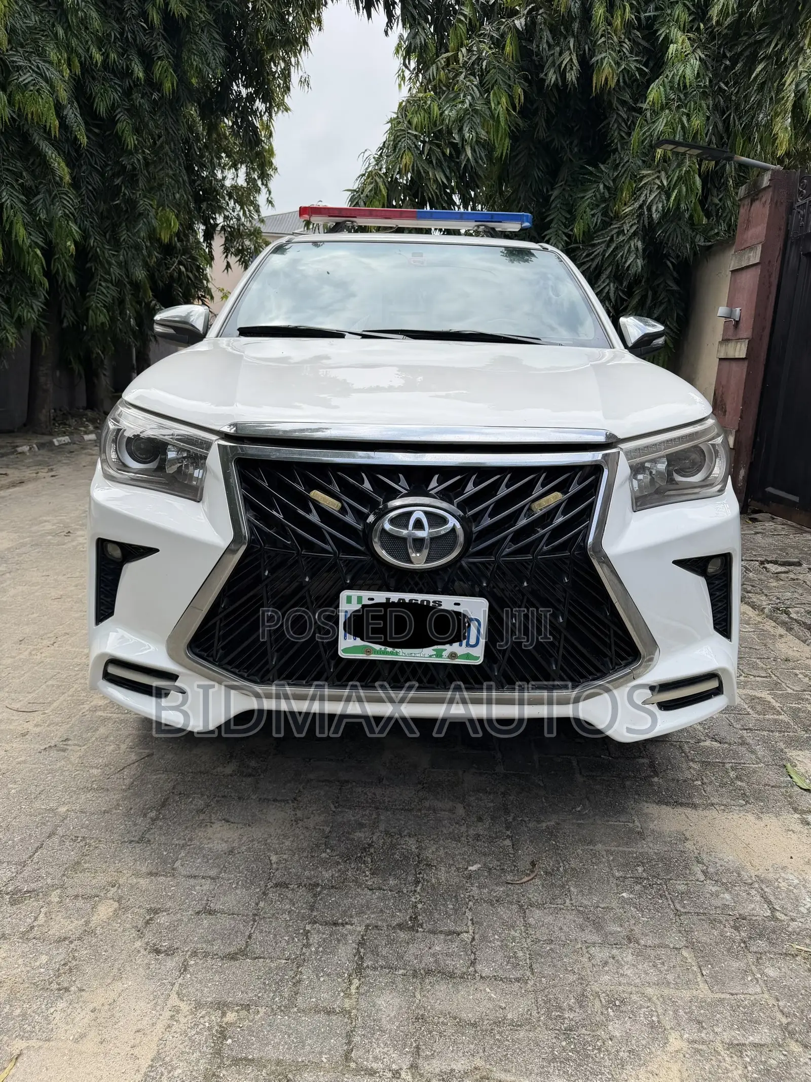 Toyota Hilux SR5 4x4 2015 White