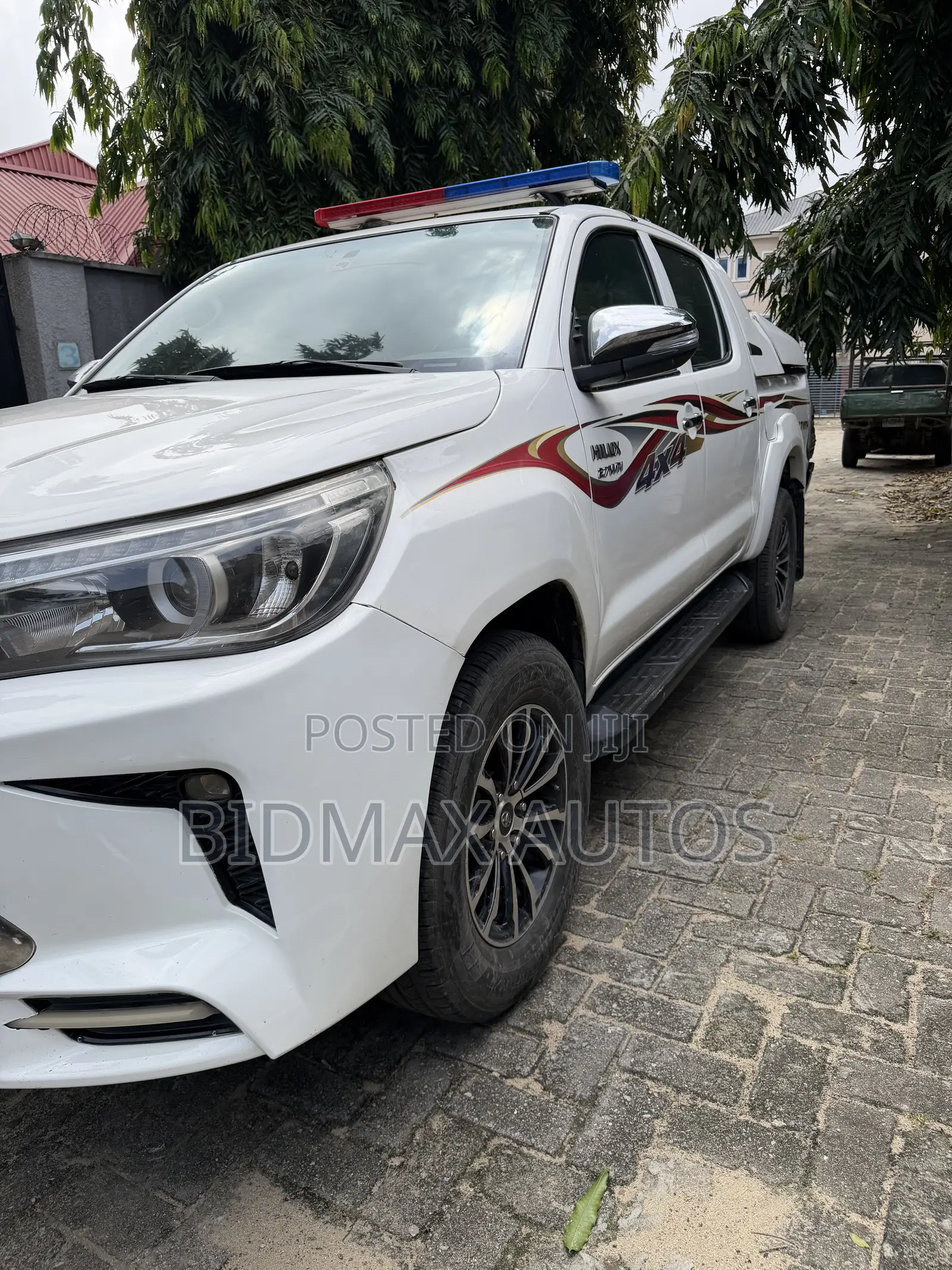 Toyota Hilux SR5 4x4 2015 White
