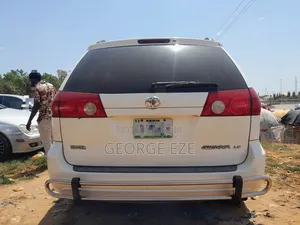 Toyota Sienna 2008 White