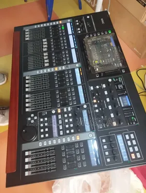 Wing Behringer Digital 48 Channels Mixer