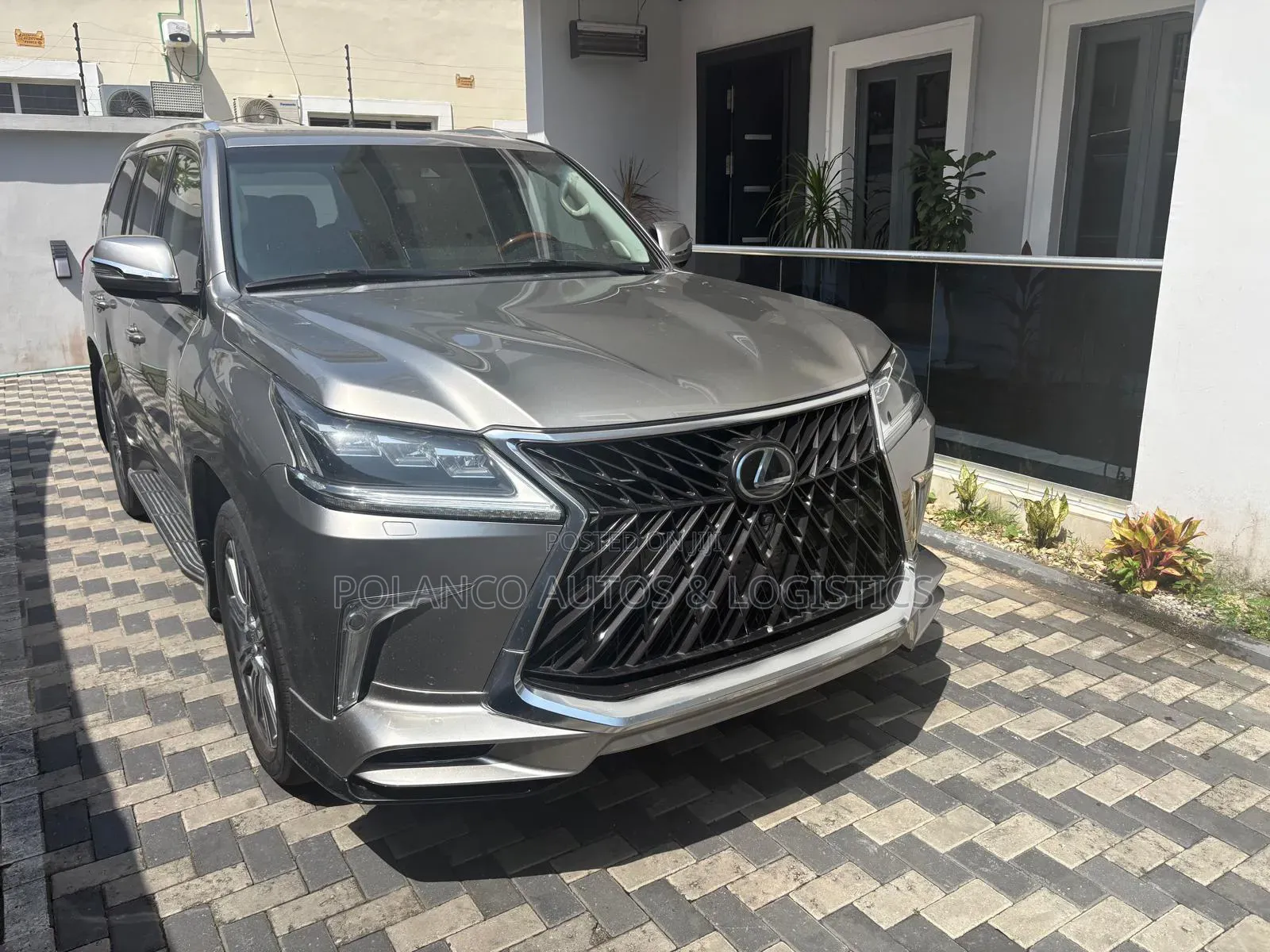 Lexus LX 570 AWD 2016 Gray