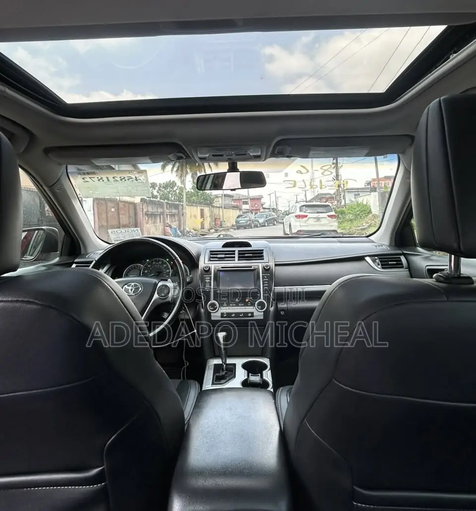 Toyota Camry SE 4dr Sedan (2.5L 4cyl 6A) 2013 Red