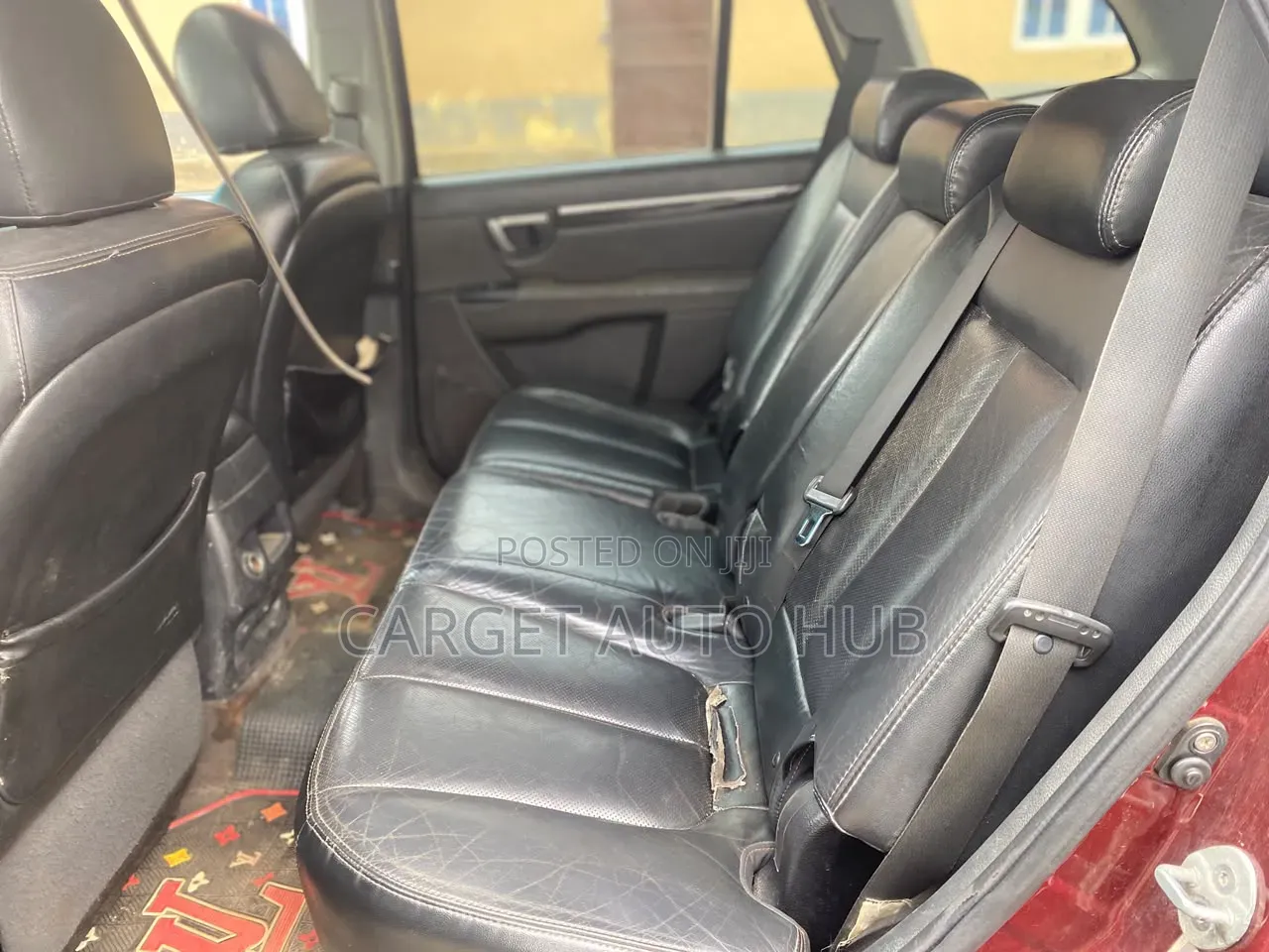 Hyundai Santa Fe 2011 Red