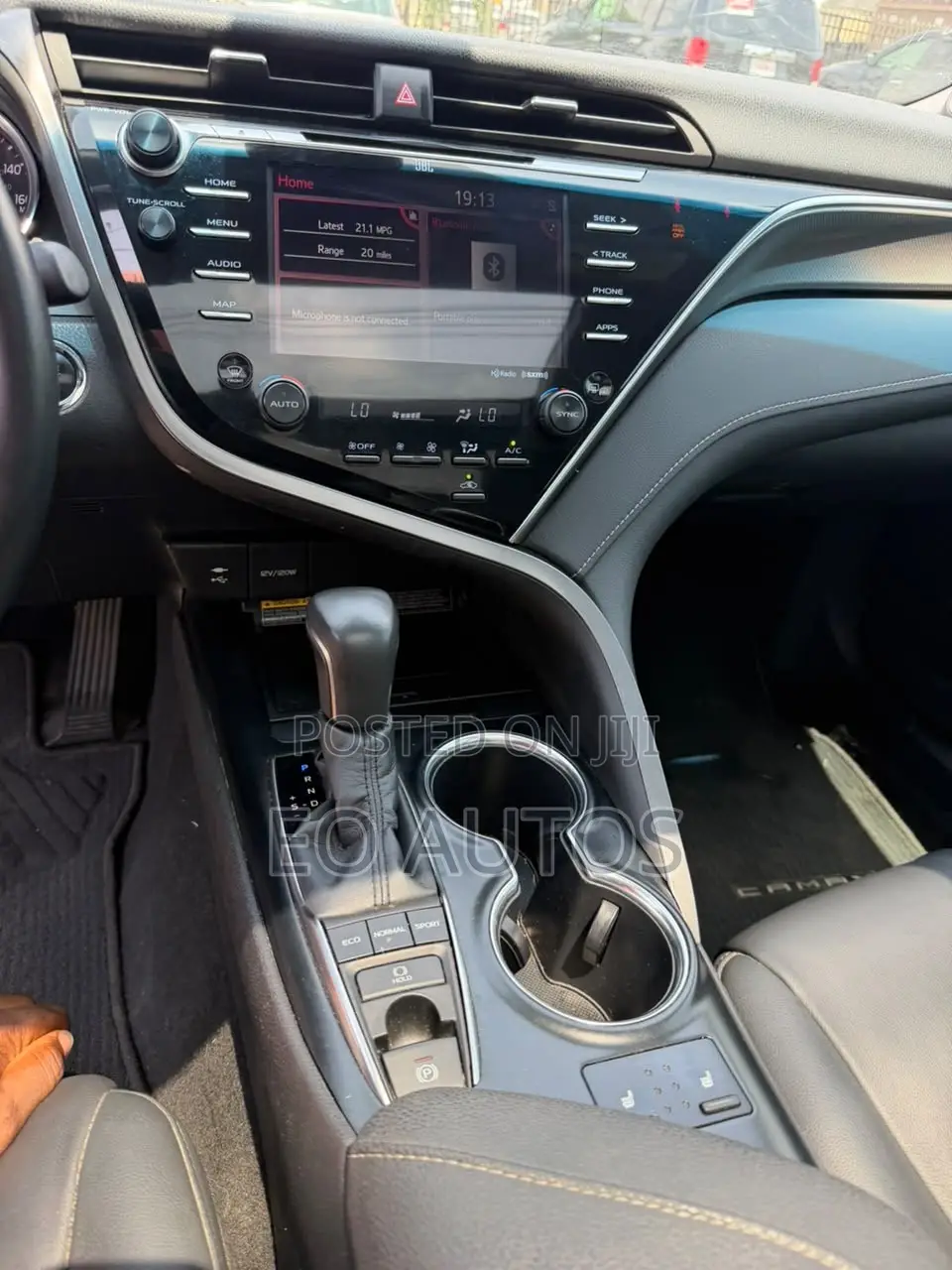 Toyota Camry XSE V6 FWD (3.5L 6cyl 8AM) 2018 Red