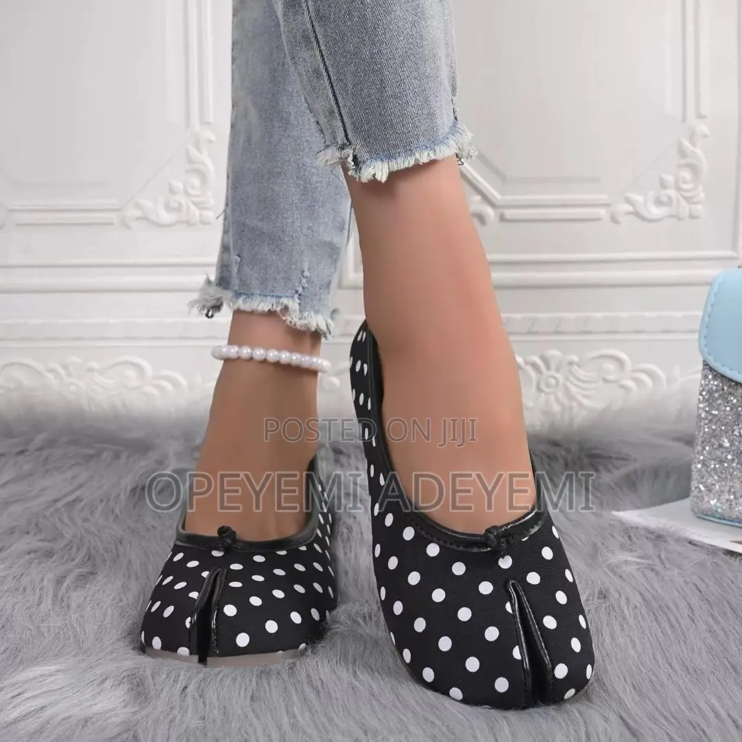 Pokadot Split Toe Shoe