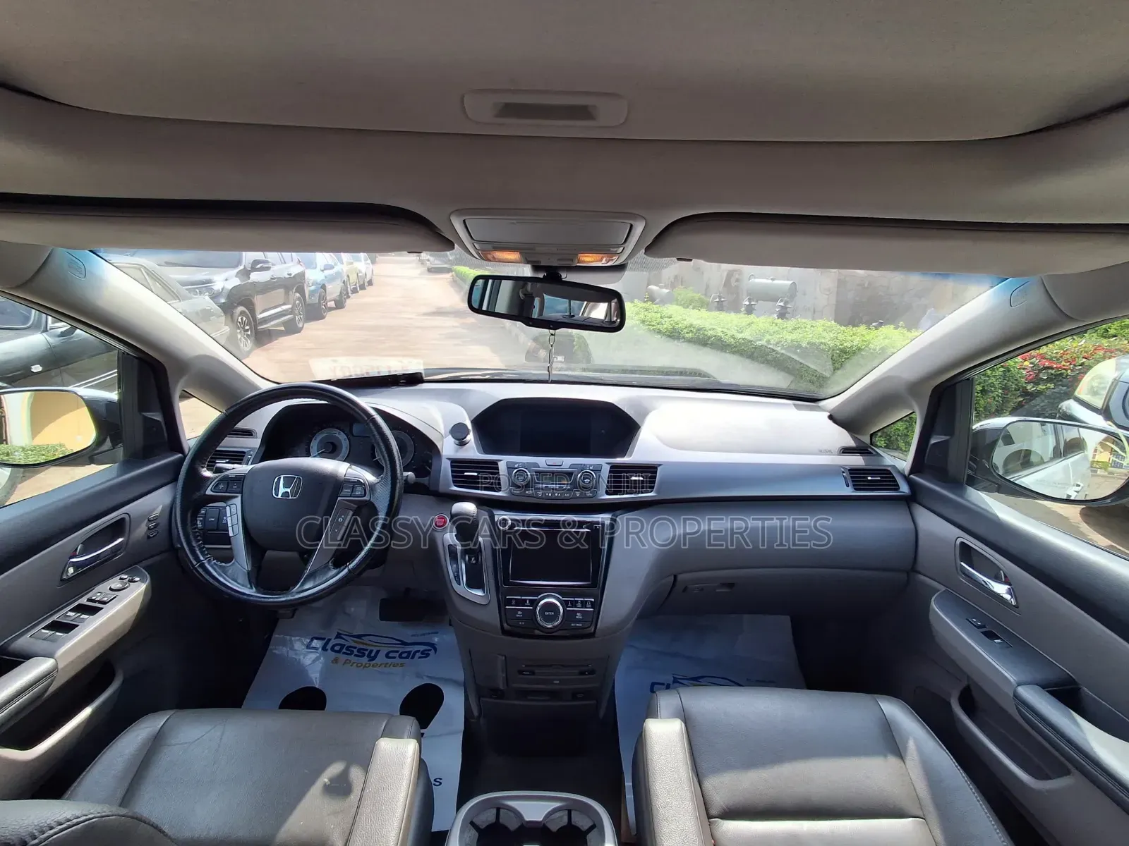 Honda Odyssey Touring Elite 4dr Minivan (3.5L 6cyl 6A) 2014 White