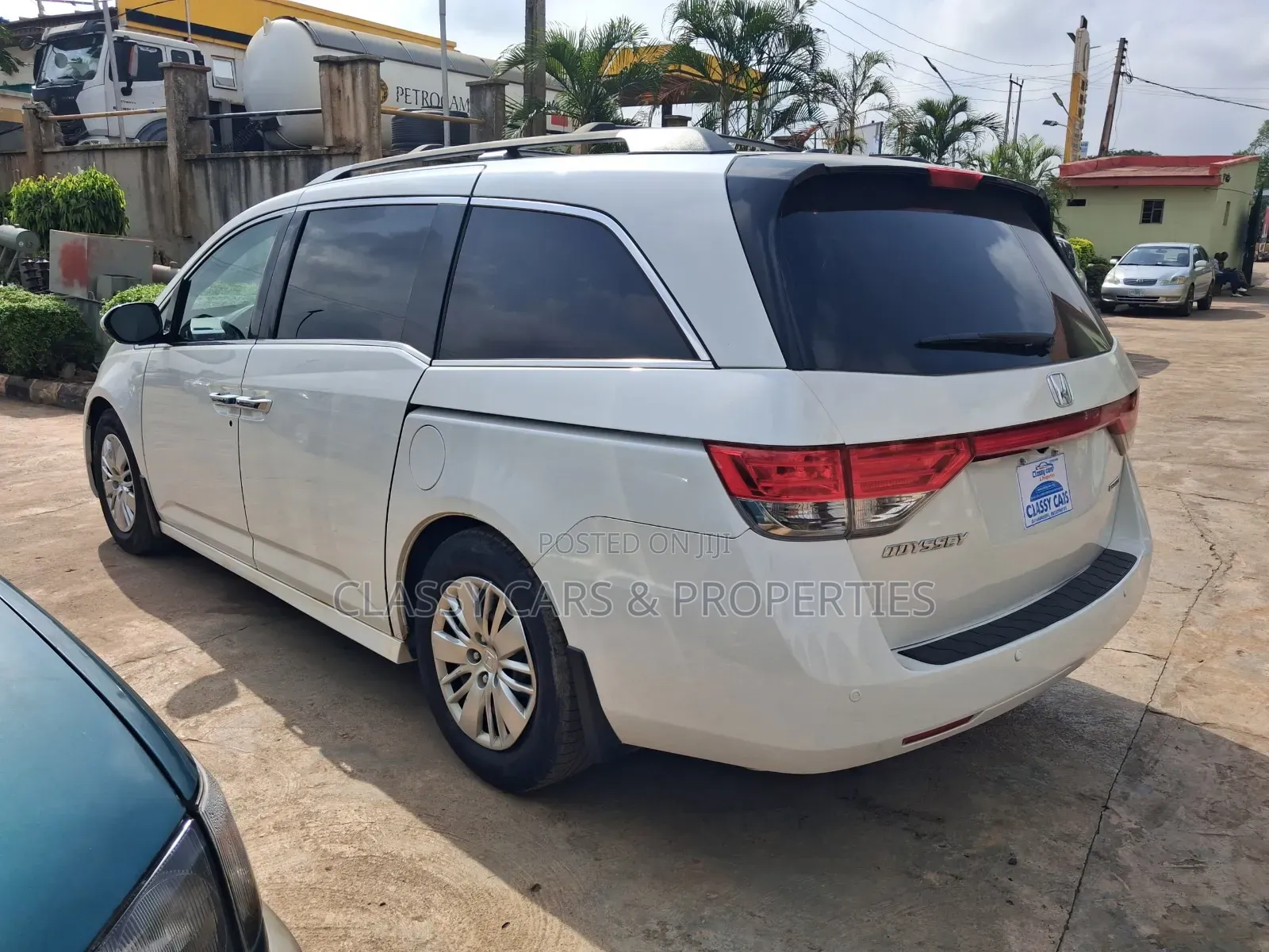 Honda Odyssey Touring Elite 4dr Minivan (3.5L 6cyl 6A) 2014 White