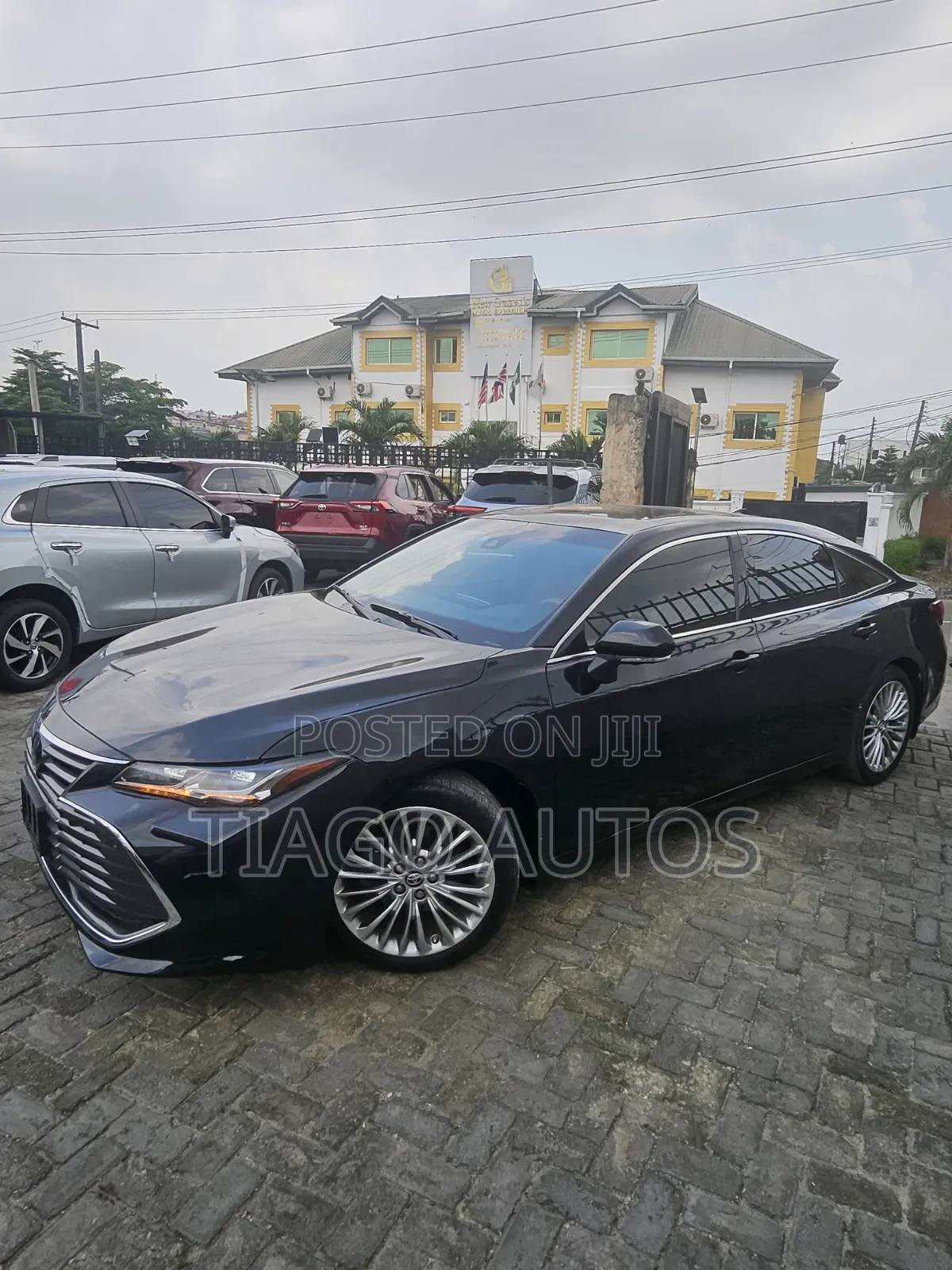 Toyota Avalon Limited FWD Sedan (3.5L V6 8A) 2019 Black