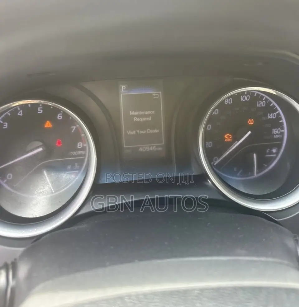 Toyota Camry SE FWD (2.5L 4cyl 8AM) 2018 Black