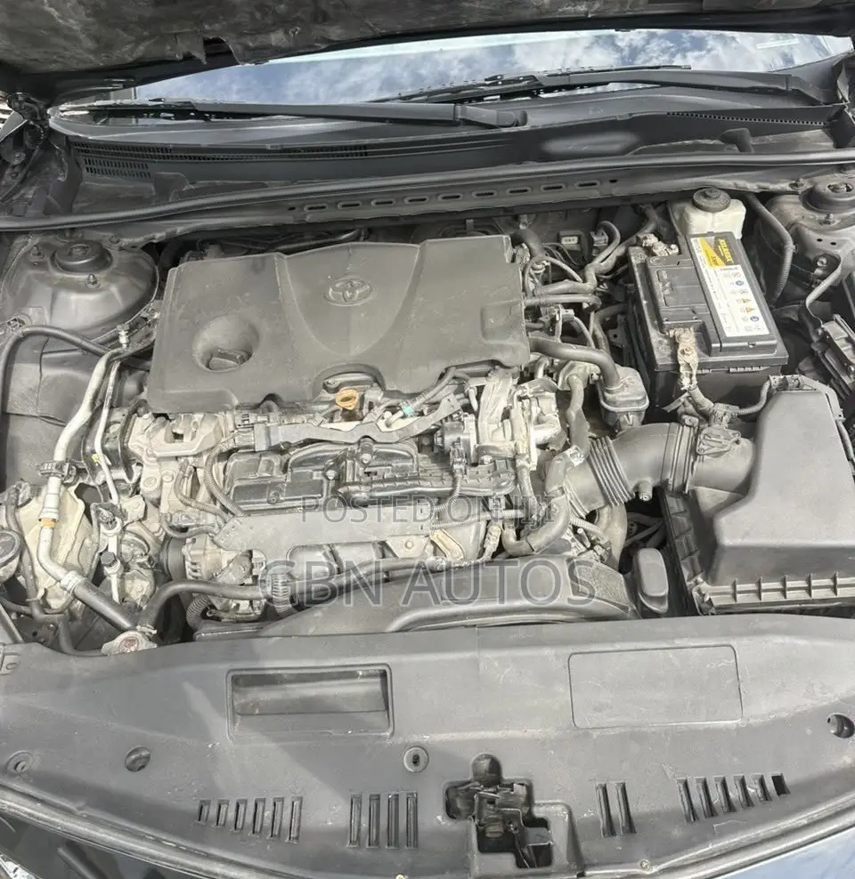 Toyota Camry SE FWD (2.5L 4cyl 8AM) 2018 Black
