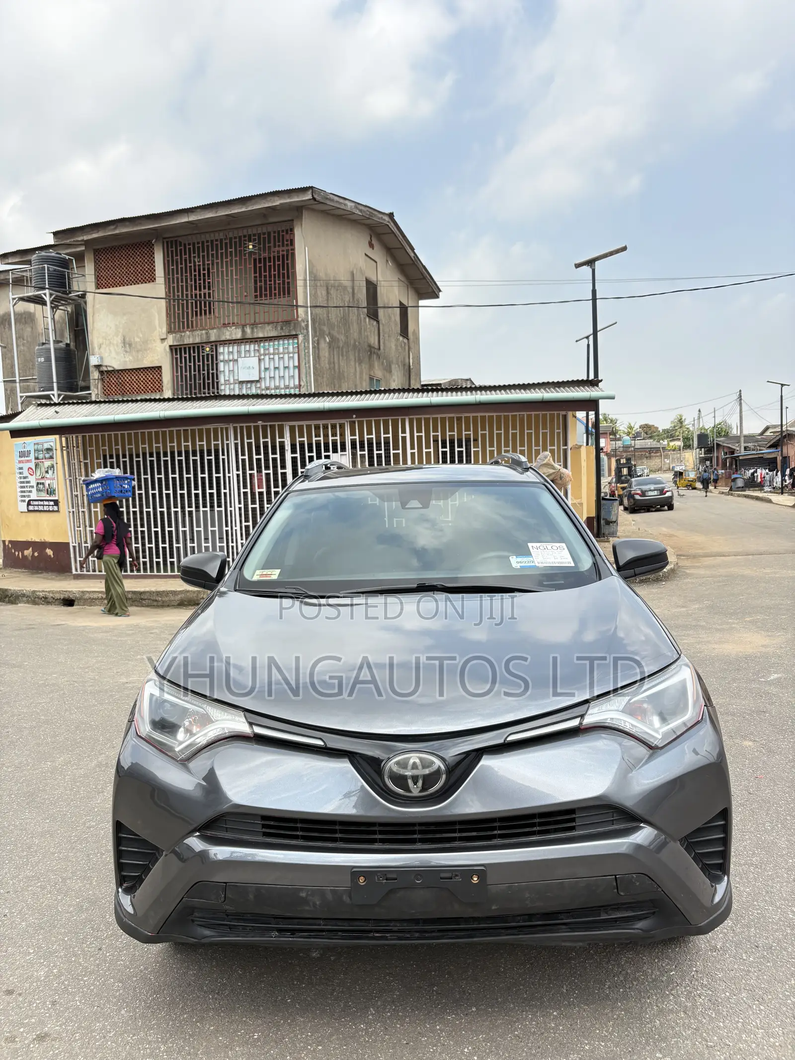 Toyota RAV4 LE AWD (2.5L 4cyl 6A) 2017 Gray