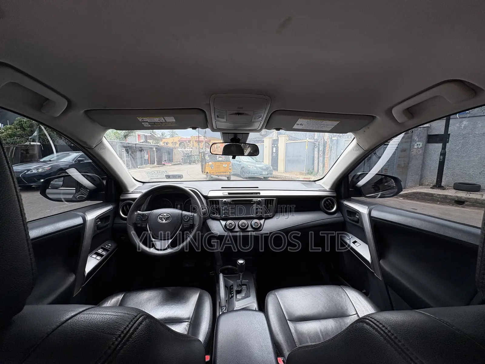 Toyota RAV4 LE AWD (2.5L 4cyl 6A) 2017 Gray