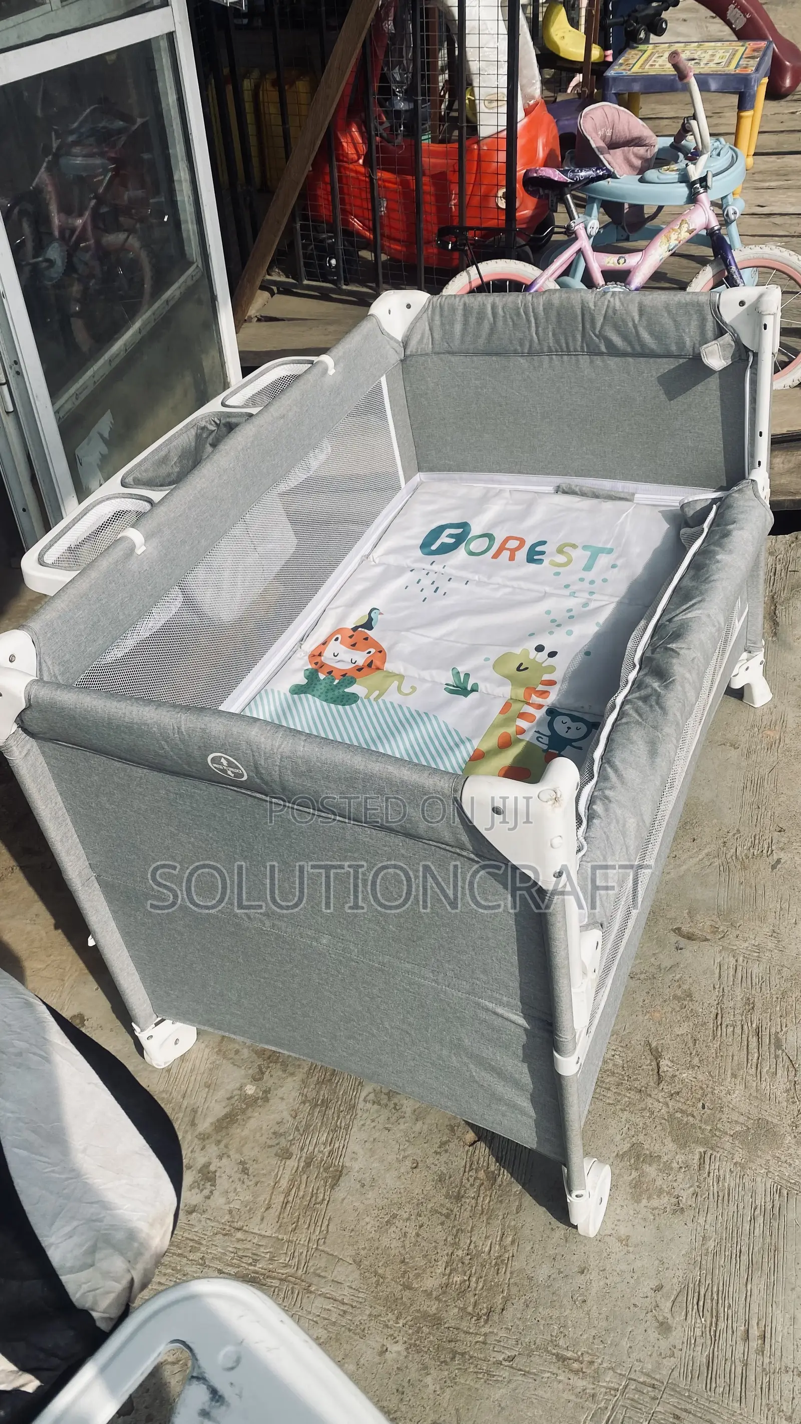 Very Clean Next-to-Me Baby Cot
