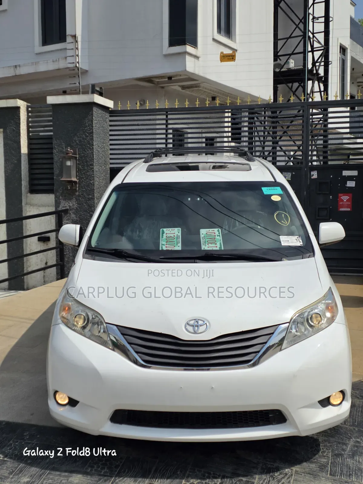 Toyota Sienna XLE 7-Passenger 4dr Minivan AWD (3.5L 6cyl 6A) 2014 White