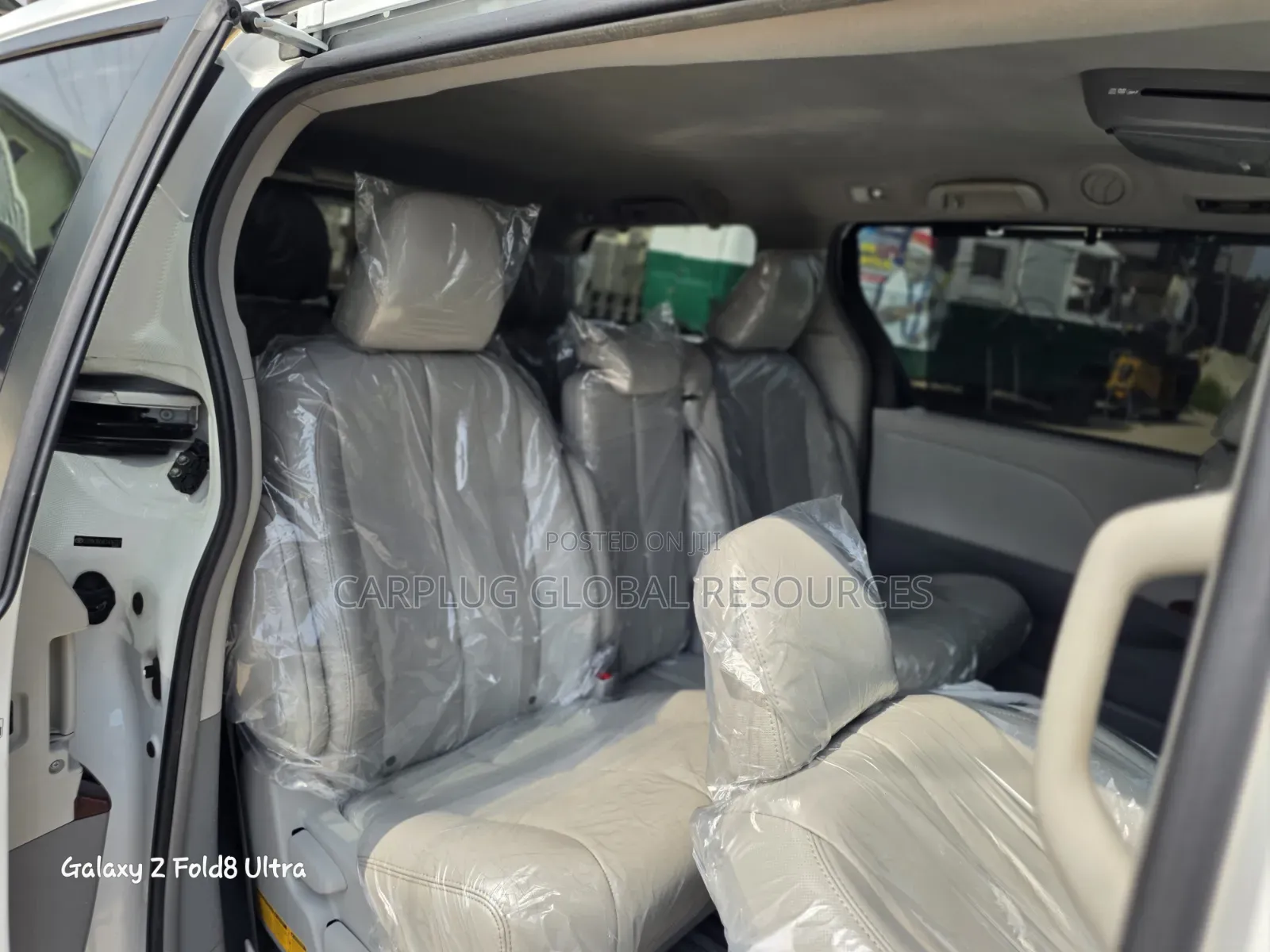 Toyota Sienna XLE 7-Passenger 4dr Minivan AWD (3.5L 6cyl 6A) 2014 White