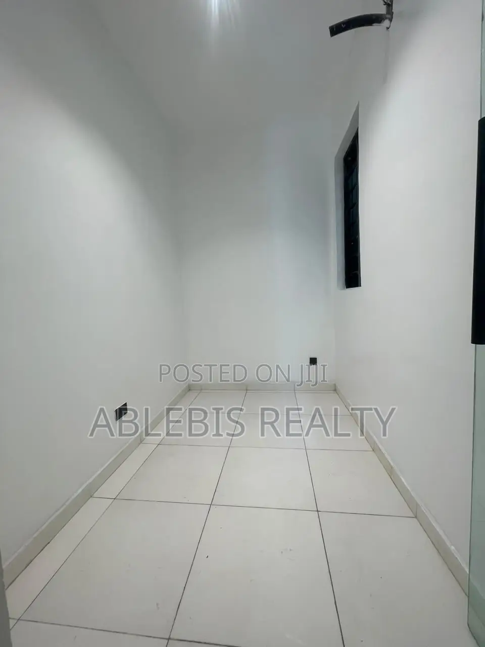 5bdrm Duplex in Ikota for sale