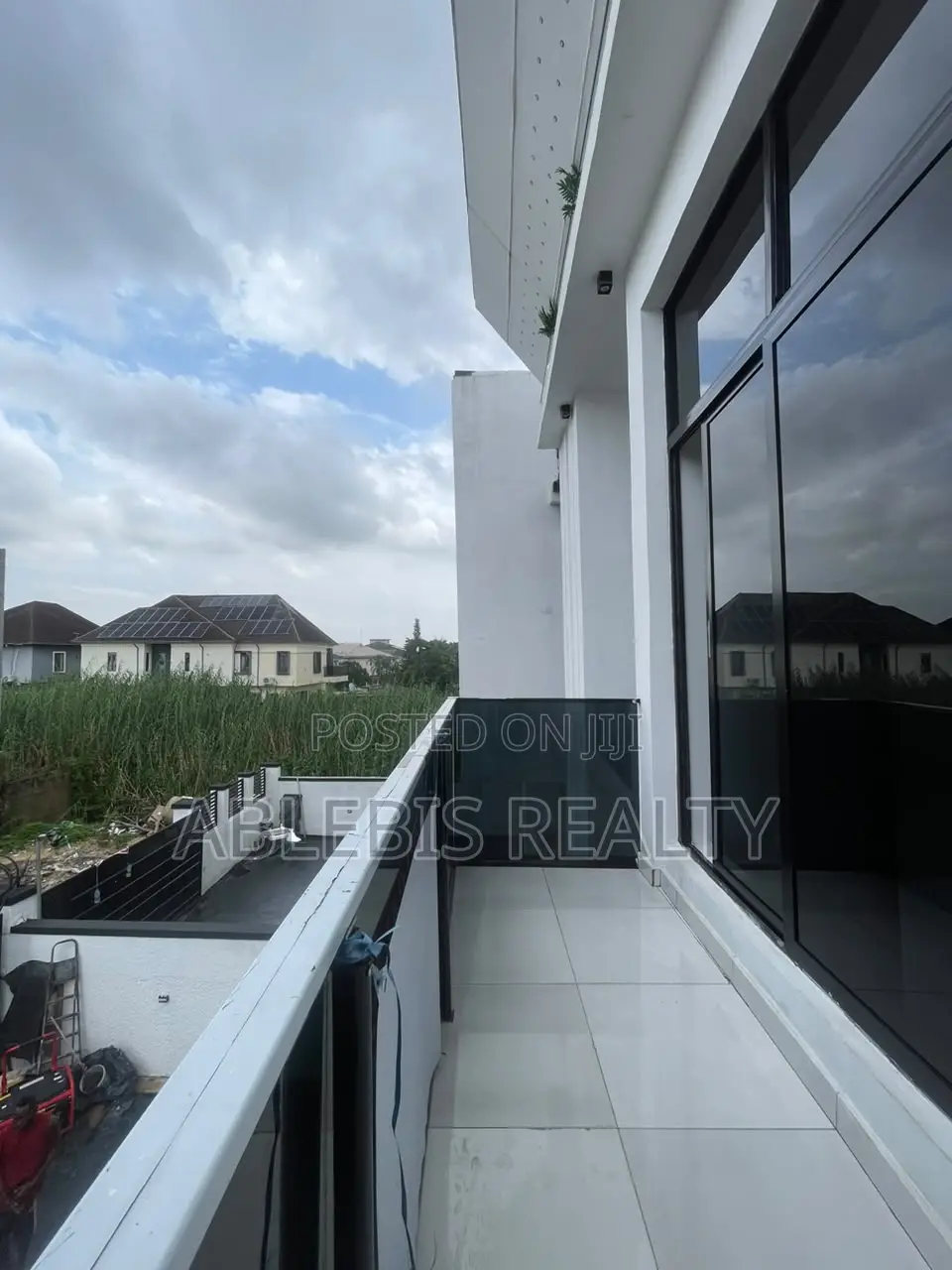 5bdrm Duplex in Ikota for sale