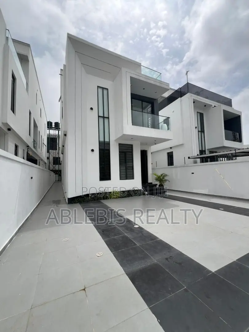 5bdrm Duplex in Lekki for sale