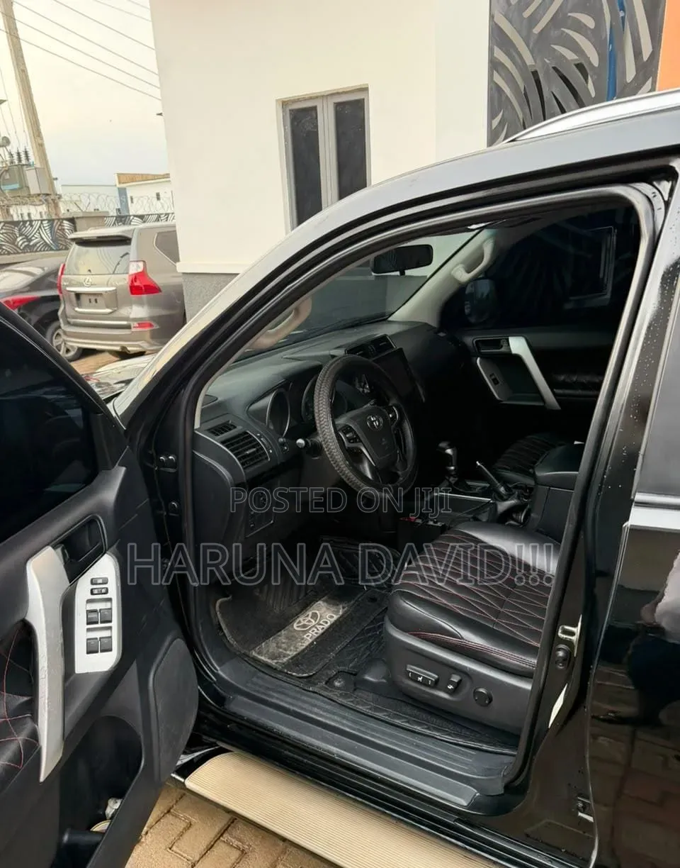 Toyota Land Cruiser Prado 2018 Black