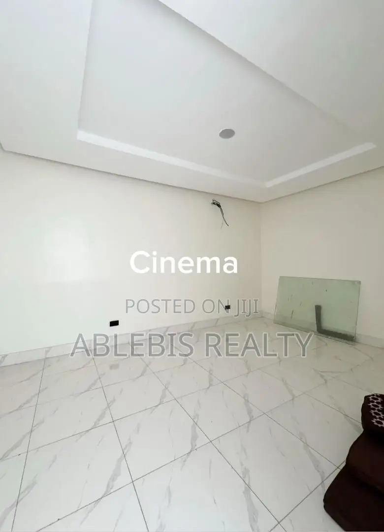 5bdrm Duplex in Lekki for sale