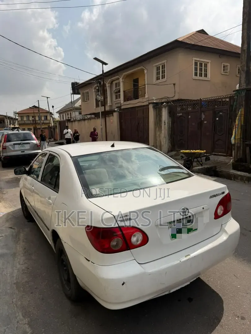 Toyota Corolla 2006 White