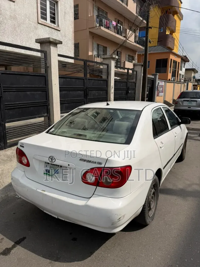 Toyota Corolla 2006 White