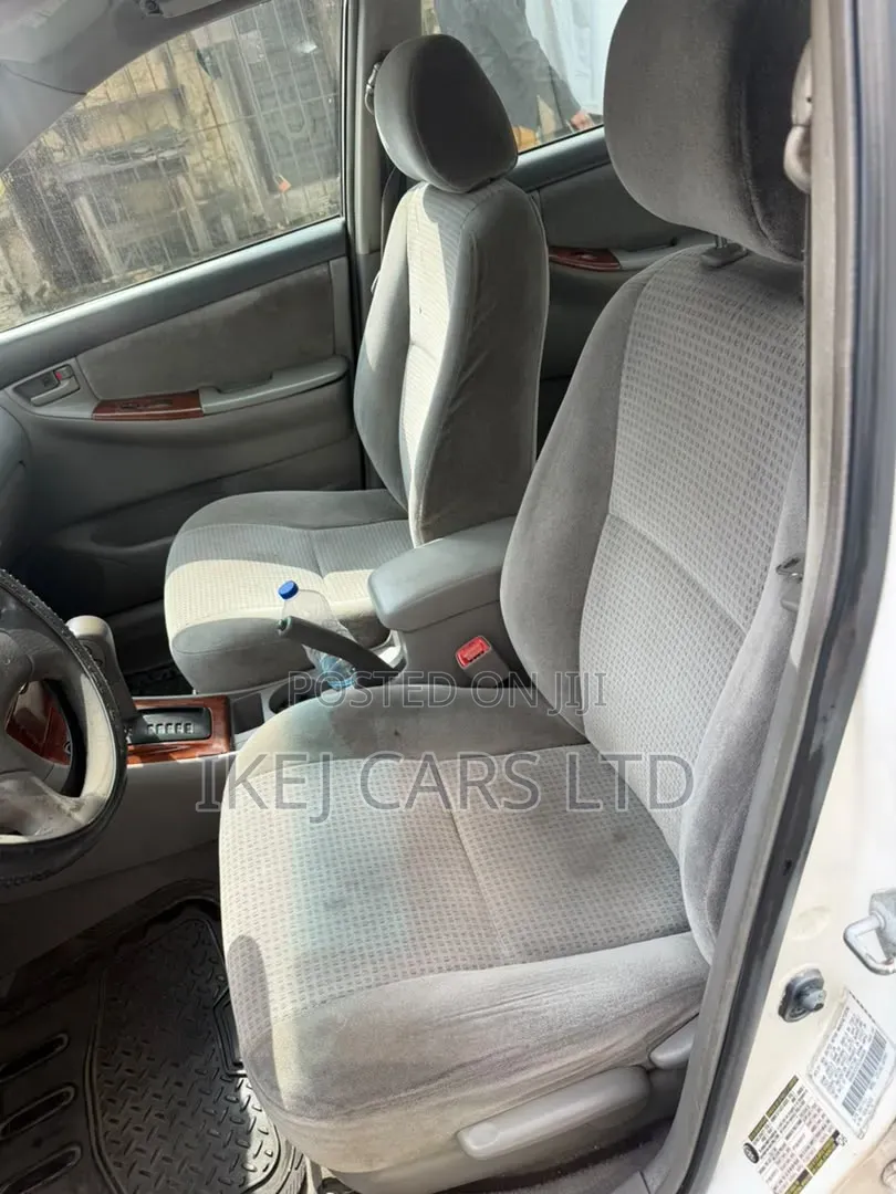 Toyota Corolla 2006 White