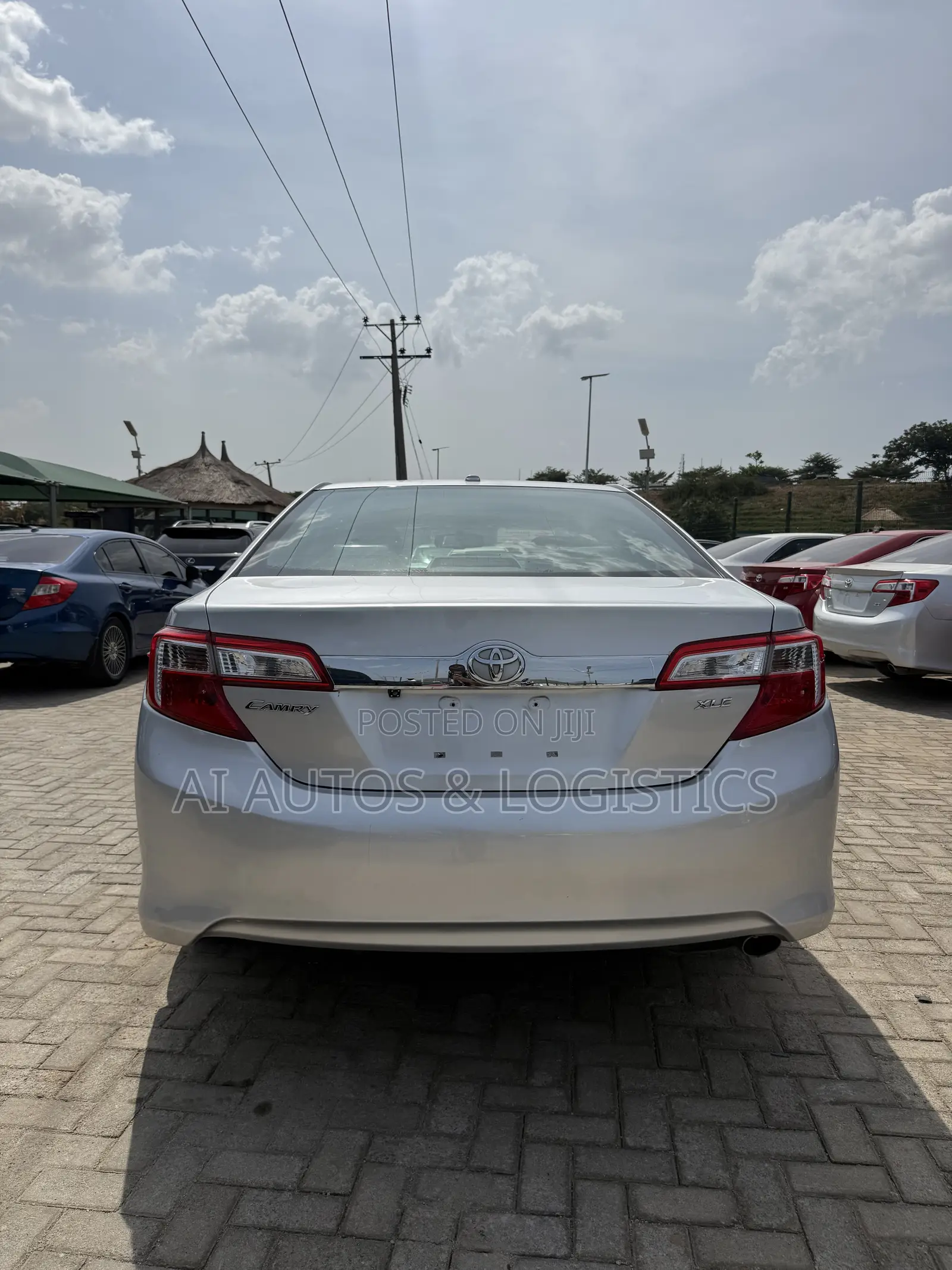 Toyota Camry XLE 4dr Sedan (2.5L 4cyl 6A) 2013 Silver