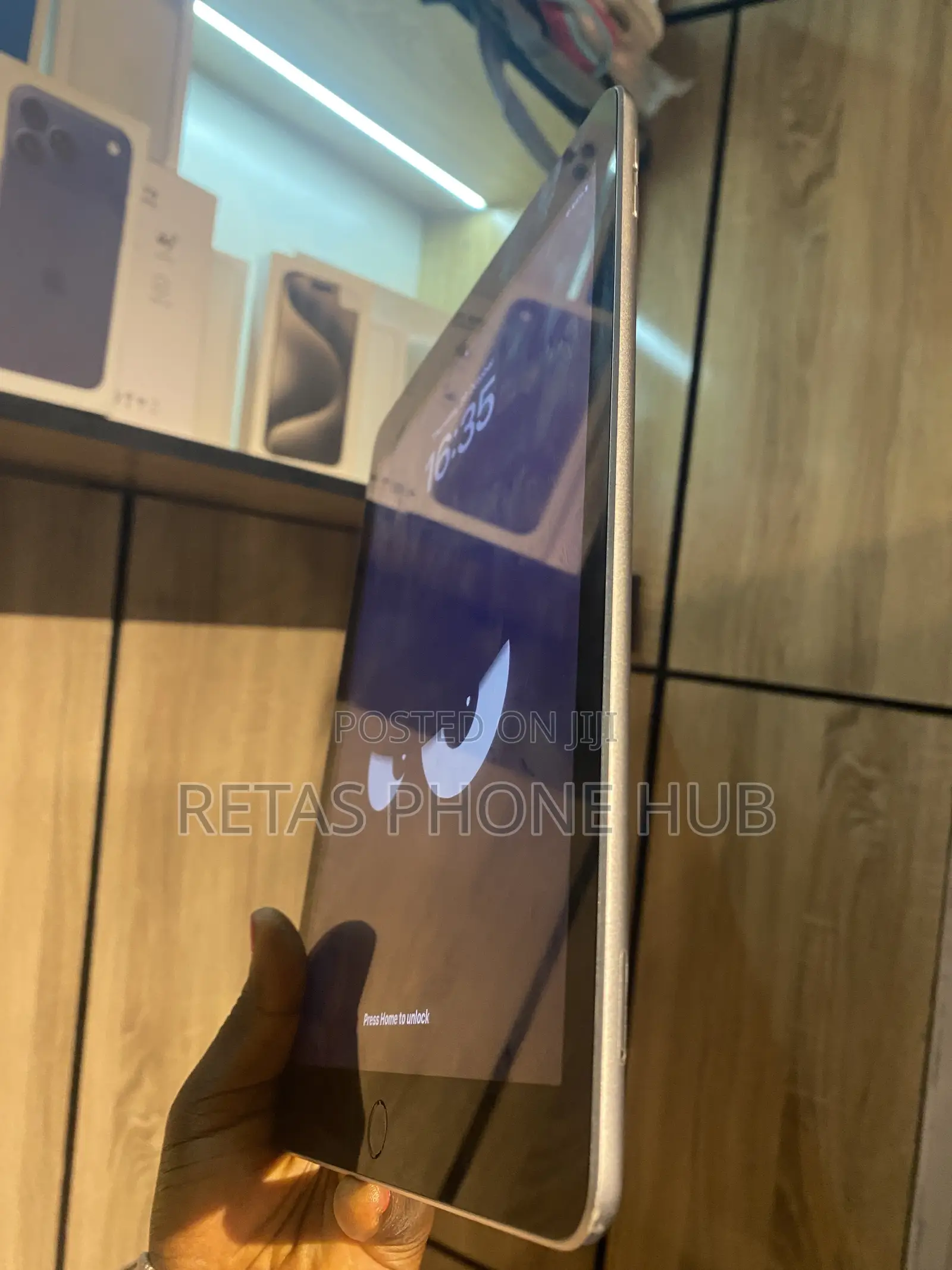 Apple iPad 9.7 64 GB Gray