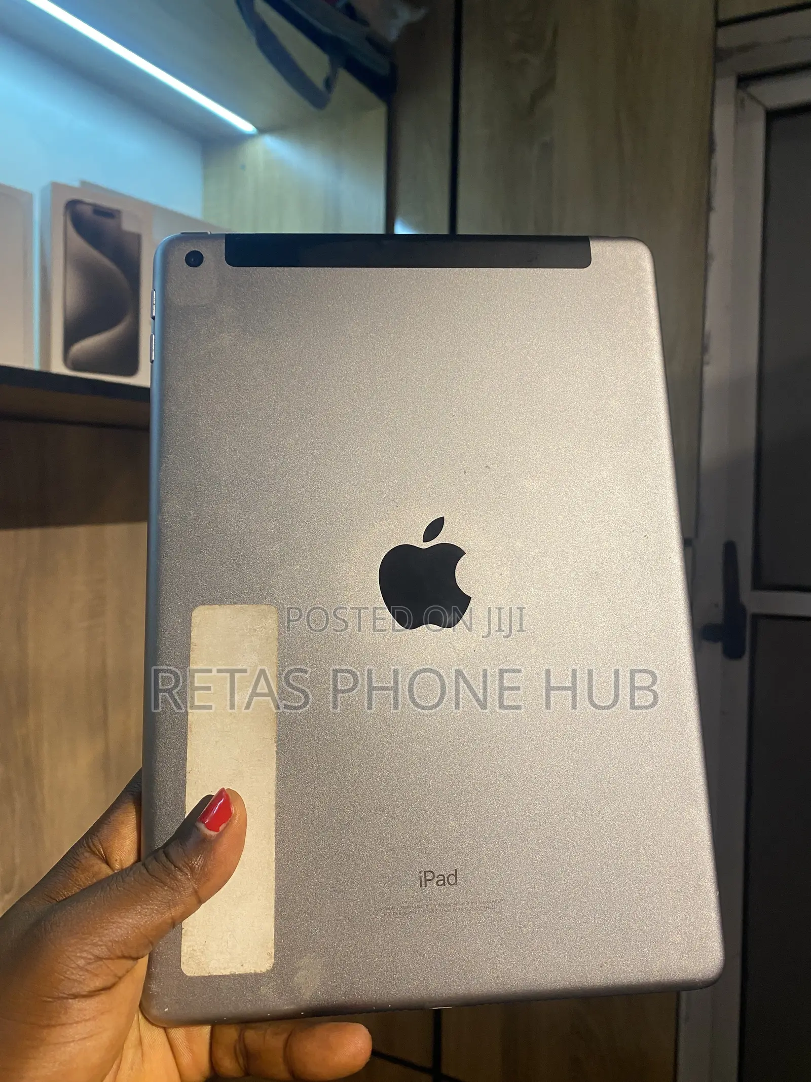 Apple iPad 9.7 64 GB Gray