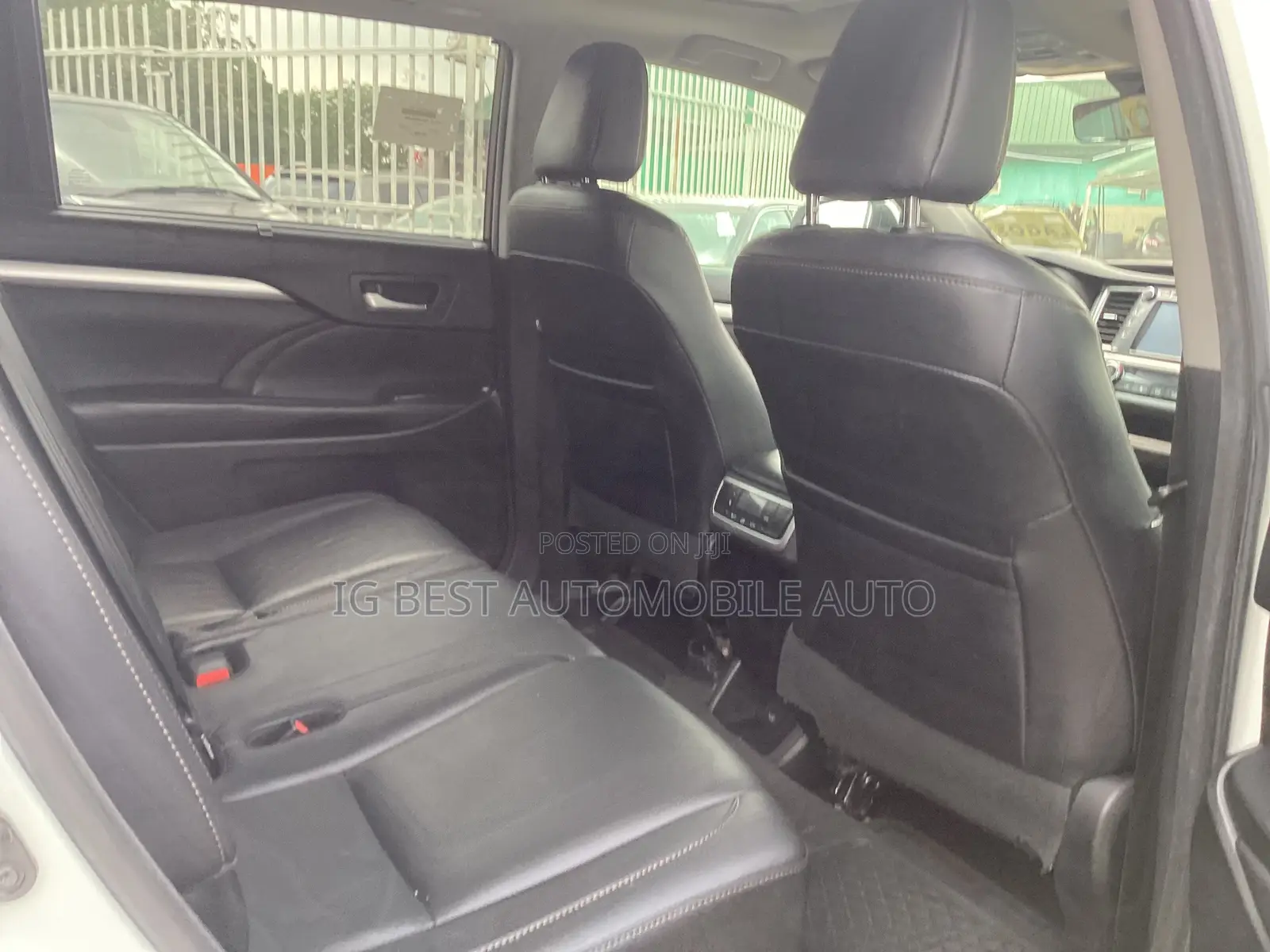 Toyota Highlander XLE 4x2 V6 (3.5L 6cyl 8A) 2017 White