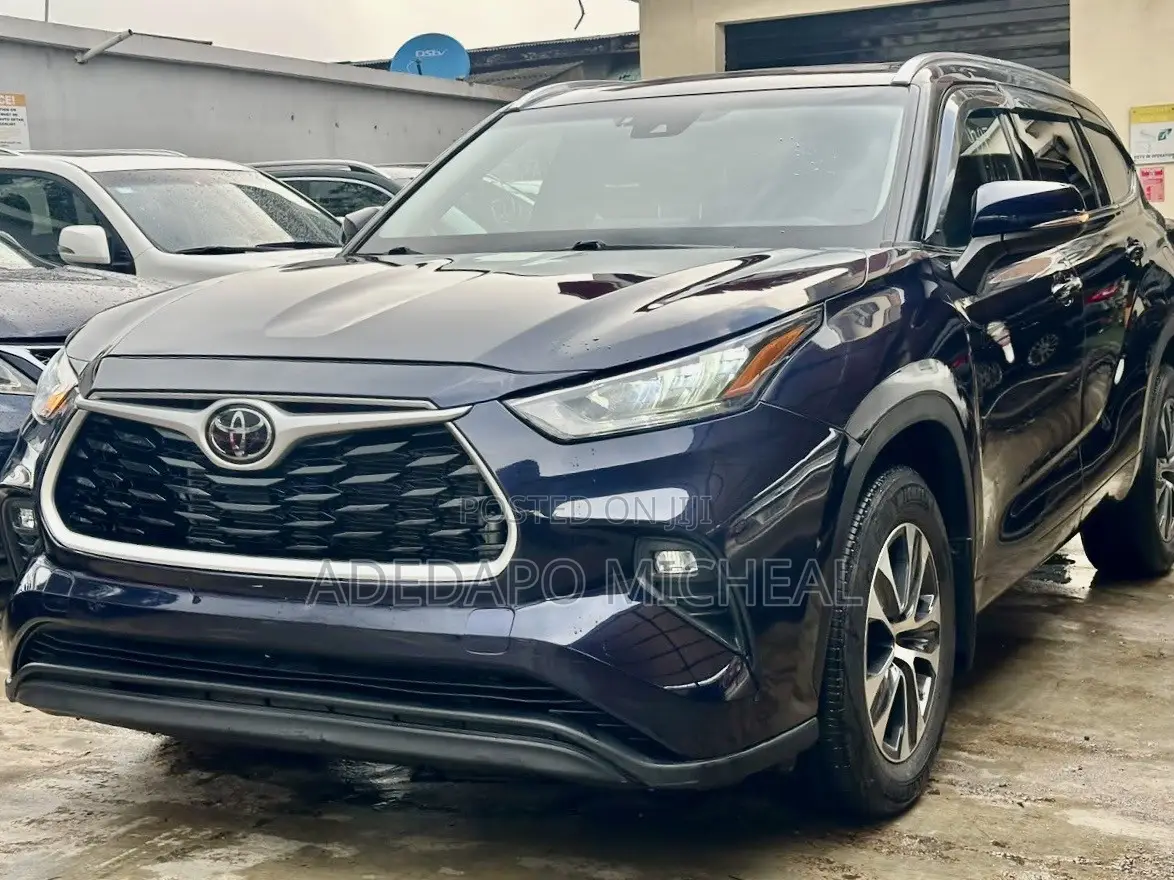 Toyota Highlander XLE AWD 2020 Blue