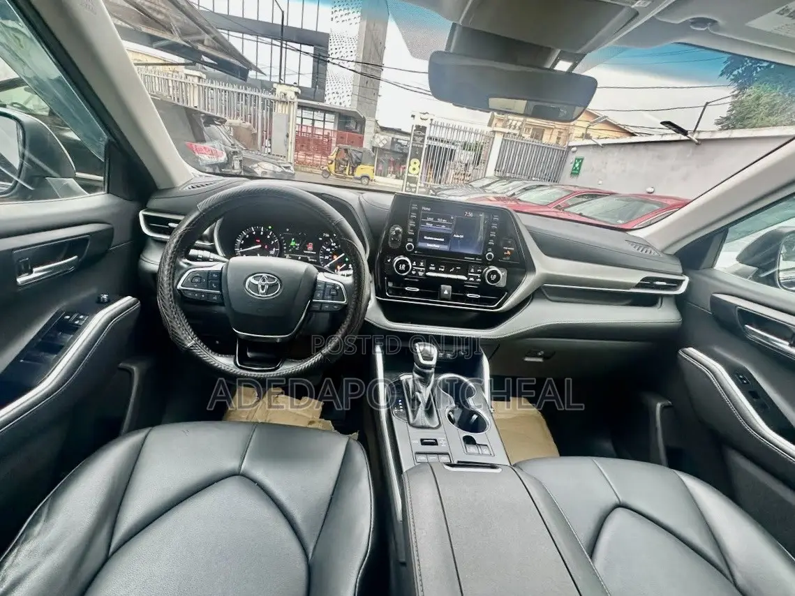 Toyota Highlander XLE AWD 2020 Blue