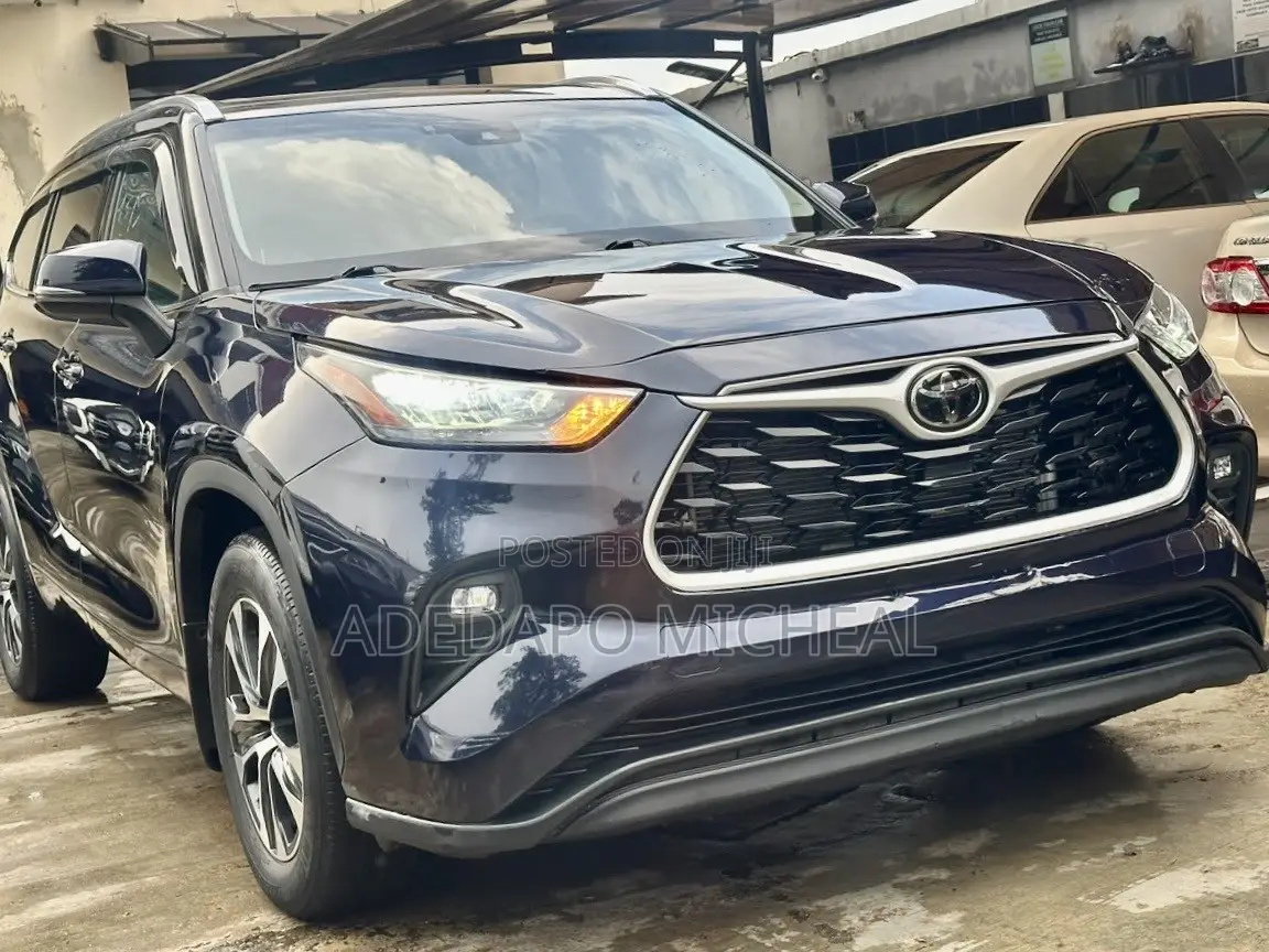 Toyota Highlander XLE AWD 2020 Blue