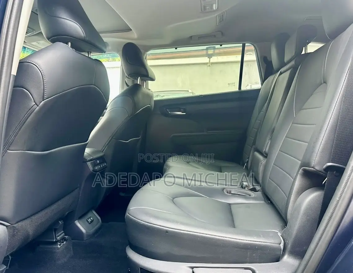 Toyota Highlander XLE AWD 2020 Blue