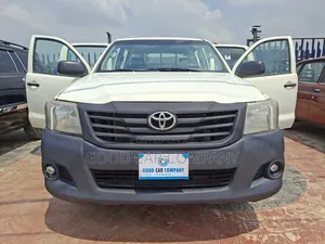 Toyota Hilux 2006 White