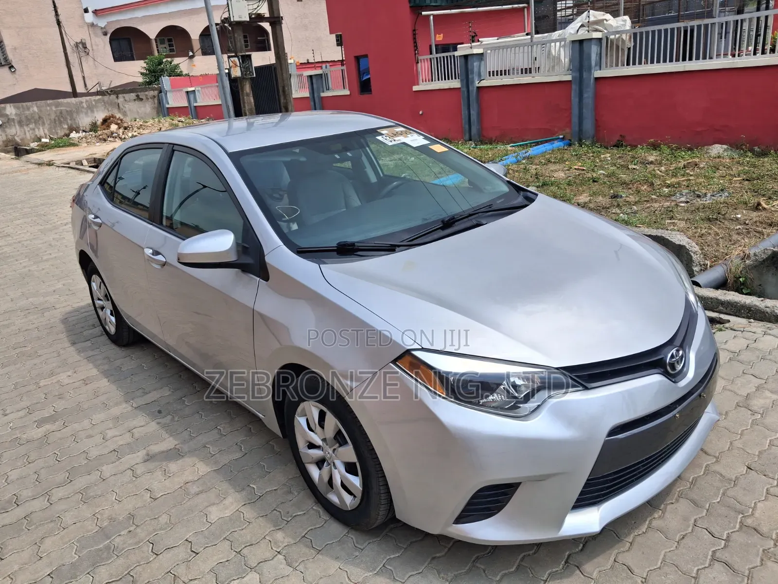 Toyota Corolla LE 4dr Sedan (1.8L 4cyl CVT) 2016 Silver