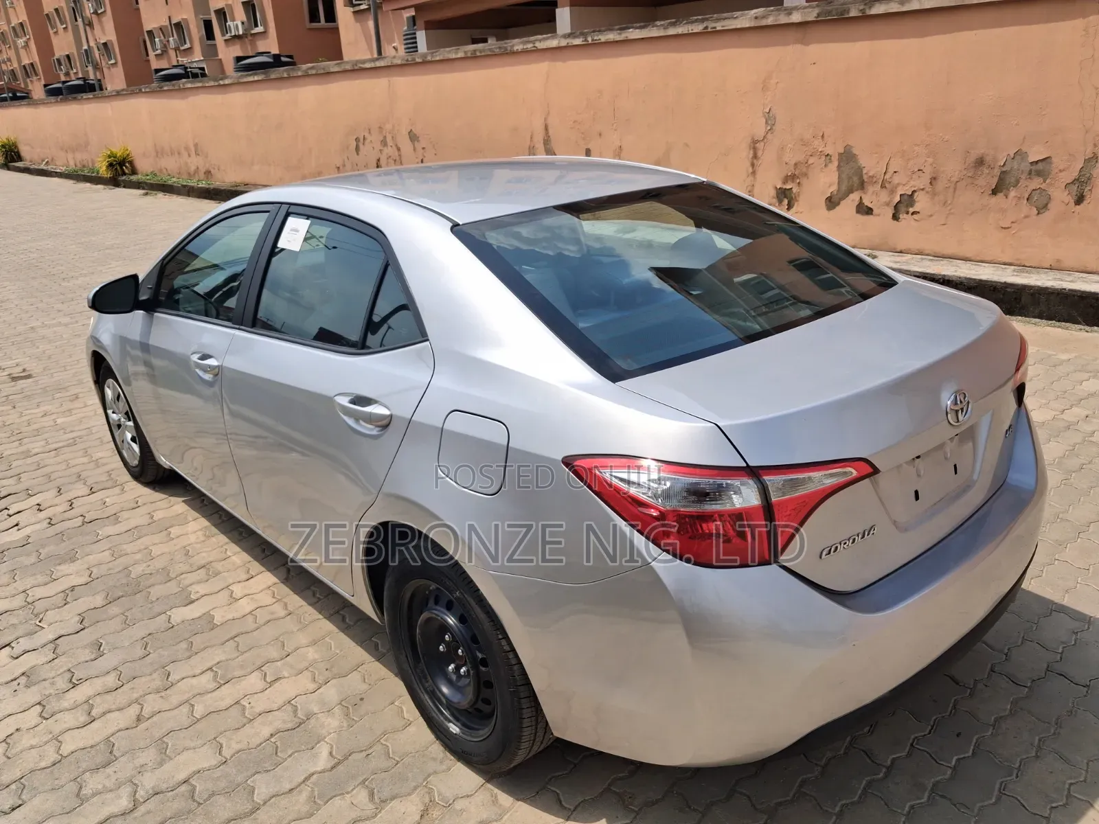 Toyota Corolla LE 4dr Sedan (1.8L 4cyl CVT) 2016 Silver