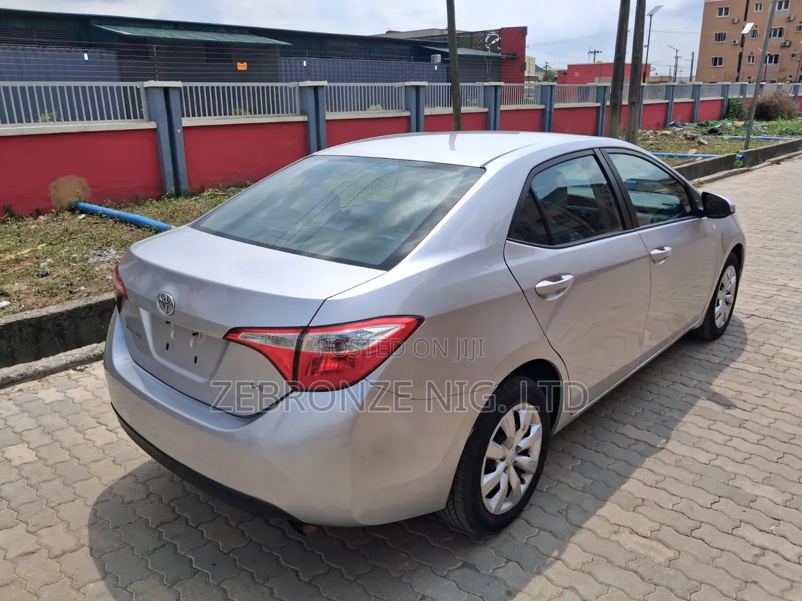Toyota Corolla LE 4dr Sedan (1.8L 4cyl CVT) 2016 Silver