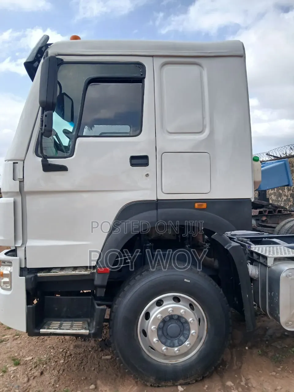 Sharp Howo Trailer Head With 10tyres