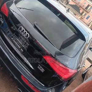 Audi Q5 2.0T Premium quattro 4dr SUV AWD (2.0L 4cyl Turbo 8A) 2015