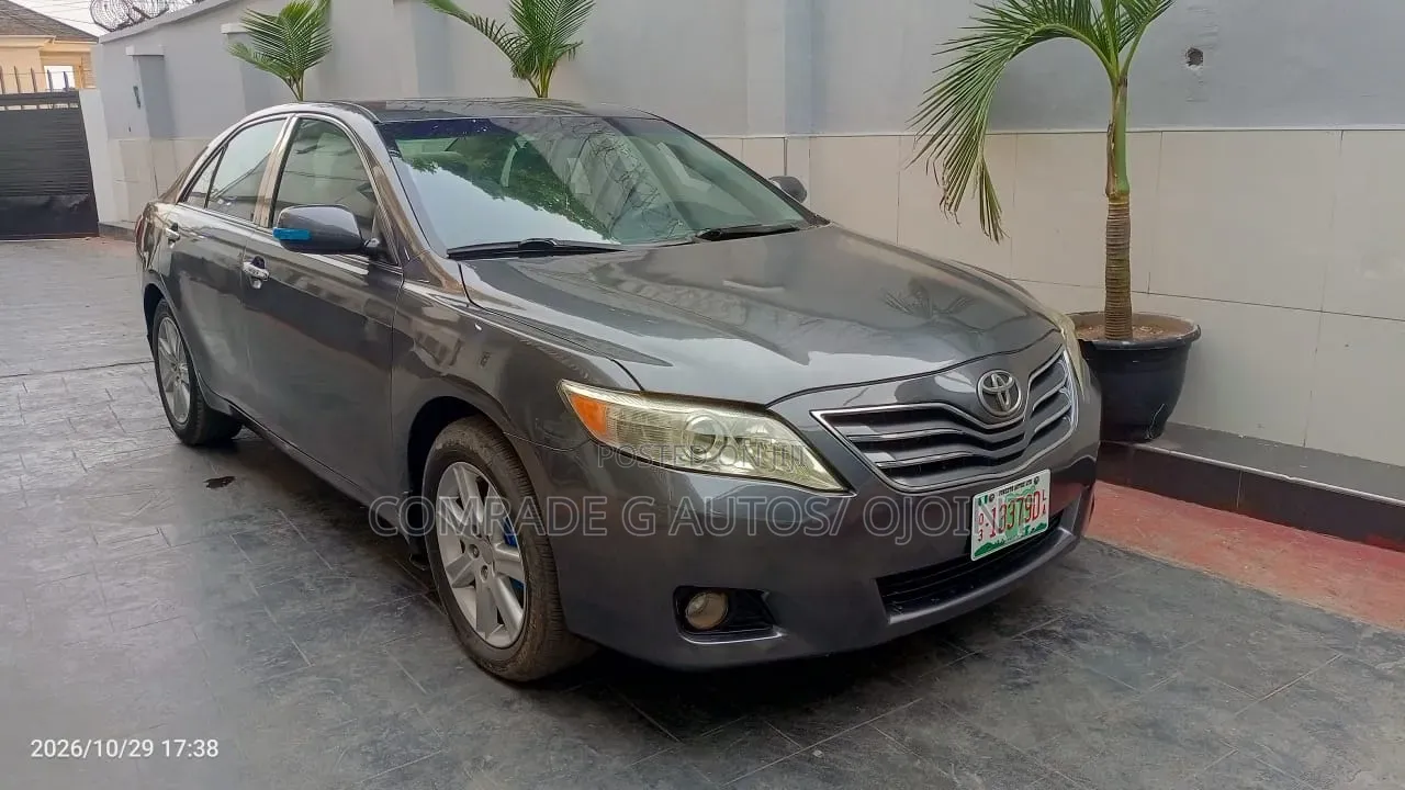 Toyota Camry 2.4 LE 2008 Gray
