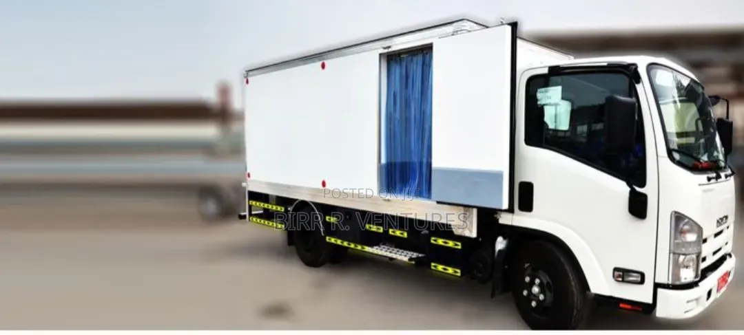 30-Ton Covered Truck for Heavy Loads