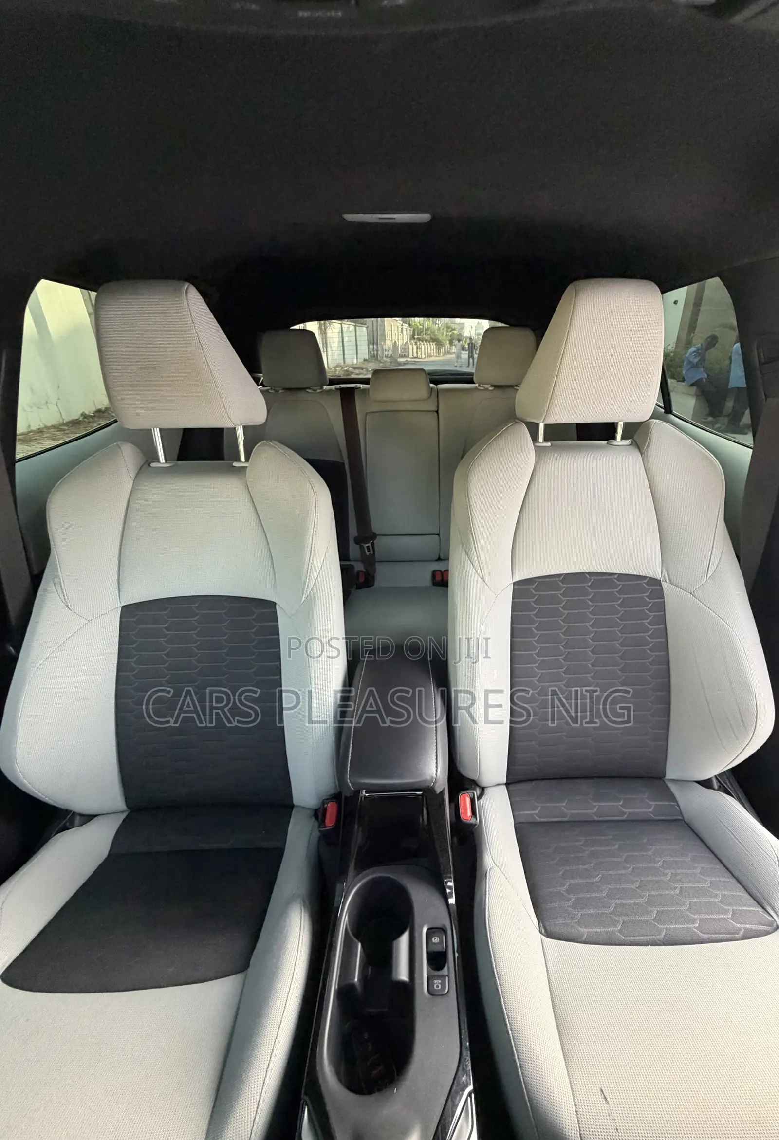 Toyota Corolla SE 2024 White